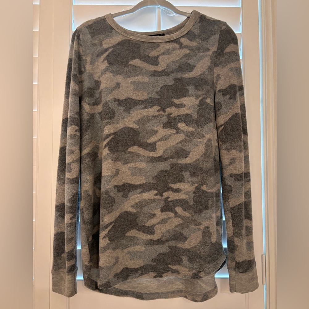 Pink Clover Nova Gray Camouflage Long Sleeve Top Super Soft Size M - Picture 4 of 8